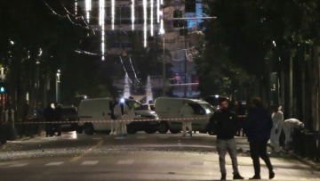 Έκρηξη βόμβας κοντά στο υπουργείο Εργασίας στην οδό Σταδίου - Δείτε βίντεο και φωτογραφίες