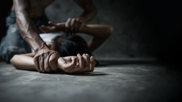 Μεσολόγγι: Δύο άνδρες αποπειράθηκαν να βιάσουν 16χρονη