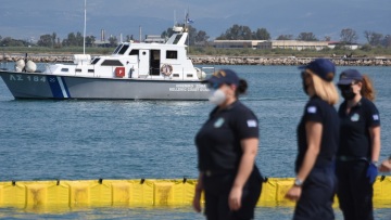 Λιμενικό: Συνελήφθη αξιωματικός που ζητούσε χρήματα και τσιγάρα για να αφήνει τα πλοία να περνούν χωρίς επιθεώρηση