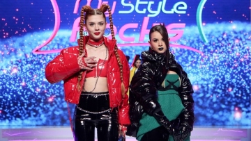 My Style Rocks: Οι παίκτριες καλούνται να δημιουργήσουν outfits που θα κυριαρχεί το vinyl