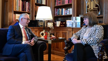 Με τον Θεόδωρο Ρουσόπουλο συναντήθηκε η Πρόεδρος της Δημοκρατίας: Δεν σταματάει ποτέ η μάχη για τα ανθρώπινα δικαιώματα