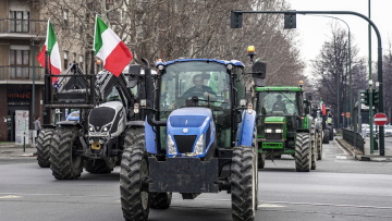 Ιταλία: Οι αγρότες άλλαξαν γνώμη - Μόνο τέσσερα τρακτέρ αύριο στο κέντρο της Ρώμης