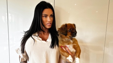 Κέιτι Πράις: Η Peta της δίνει 5.000 λίρες για να δεσμευτεί ότι δεν θα πάρει ξανά κατοικίδιο μετά τον θάνατο 7 ζώων που ανέλαβε