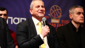 Το Μαρούσι ανακοίνωσε το διαζύγιο με τον Ζούρο