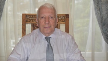 Ομοφοβικό παραλήρημα του περιφερειάρχη Μουτζούρη για τον Κασσελάκη - Δείτε βίντεο