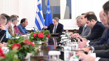 Αγρότες: Το πακέτο της κυβέρνησης για αποκλιμάκωση- Η μπάλα στα μπλόκα και το… ΚΚΕ