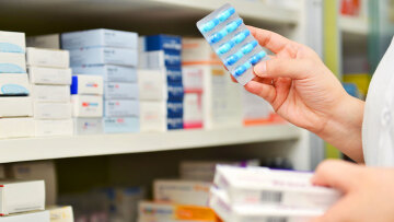 Γενόσημα: Έρχεται ρύθμιση που θα βάζει κόφτη στα 3 ευρώ μετά τις αντιδράσεις