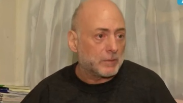 Γιώργος Λαμπάτος: Μάζευα γόπες από τον δρόμο και τις έβαζα στον φούρνο να αποστειρωθούν