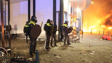 Ολλανδία: Εκτεταμένα επεισόδια στη Χάγη μεταξύ μεταναστών