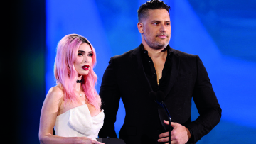 Μέγκαν Φοξ: Αγνώριστη από τις πλαστικές, λένε στα social media - Βίντεο