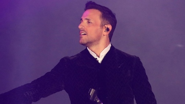 Δικηγόρος Βέρτη: Δεν έχει σχέση με τη διοργάνωση του εμβολιασμού, έχει χάσει συγγενείς του από κορωνοϊό