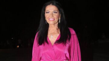 Ζωζώ Σαπουντζάκη: Το μήνυμα μέσα από το νοσοκομείο - Είμαι ζωντανή, ντροπή που θέλησαν να με παρουσιάσουν προ του τέλους