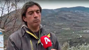 Ο δήμος Ερέτριας σταμάτησε τη μισθοδοσία του 45χρονου πατέρα παλαιοχριστιανών