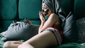 Δίνουμε απαντήσεις σε όσα θέλετε να ξέρετε για τη βραδινή ρουτίνα περιποίησης