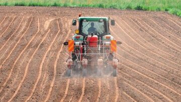 Αγρότες: Απαλλαγή από την υποχρέωση της αγρανάπαυσης - Τι προβλέπει απόφαση της ΕΕ  που αφορά πάνω από 120.000 γεωργούς