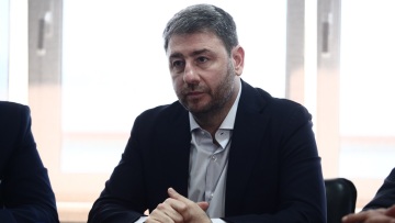 Νίκος Ανδρουλάκης: Παρακολουθούμε από απόσταση και θεσμικό σεβασμό την περιδίνηση του ΣΥΡΙΖΑ