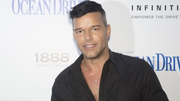 Ρίκι Μάρτιν: Η περίοδος που αποκάλυψε ότι είναι γκέι, οι κατηγορίες για αιμομιξία και το φετίχ που έχει με τα πόδια