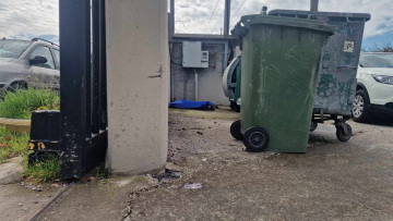 Θεσσαλονίκη: Του άρπαξε το μαχαίρι και το πέταξε από το παράθυρο του ΙΧ - Πώς σώθηκε η 39χρονη από την επίθεση του συζύγου της