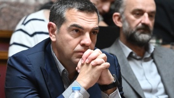 Αλέξης Τσίπρας: Γιατί προχώρησε στην παρέμβαση στο παρά πέντε του συνεδρίου του ΣΥΡΙΖΑ - Η ακτινογραφία των μηνυμάτων που έστειλε