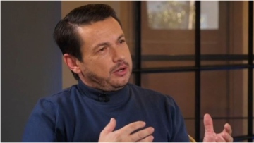 Σταύρος Νικολαΐδης για τις αποβολές της συζύγου του: Μπήκε για δύο γέννες ξέροντας ότι δεν θα έχει παιδί