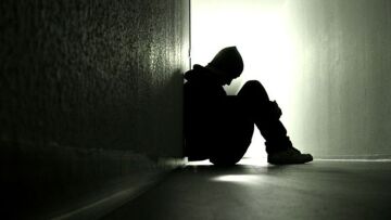 Ανησυχητική βρετανική μελέτη: Όλο και περισσότερο αντιμέτωποι με ψυχικές διαταραχές νέοι 18-24 ετών