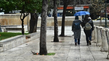 Καιρός: Εξασθενούν τα έντονα φαινόμενα - Πού θα βρέχει σήμερα