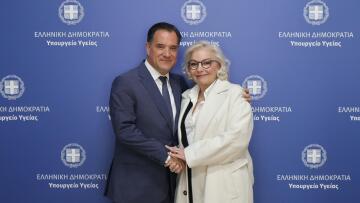 Συνάντηση Γεωργιάδη με την πρώτη ασθενή που της συνταγογραφήθηκε σκεύασμα φαρμακευτικής κάνναβης