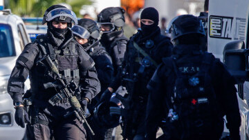 Αντιτρομοκρατική: Επιχείρηση σε Αθήνα και δύο φυλακές - Οκτώ άτομα στο μικροσκόπιο για τρία χτυπήματα 