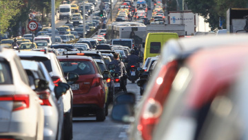 Σε απεργιακό κλοιό η χώρα την Τετάρτη: Ξανά χωρίς ταξί, χειρόφρενο στα μέσα μεταφοράς, δεμένα πλοία - Κανονικά οι πτήσεις