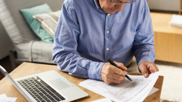 Εργαζόμενοι συνταξιούχοι: Μέχρι πότε πρέπει να υποβάλουν τη δήλωσή τους στην πλατφόρμα του ΕΦΚΑ