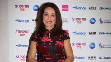 Βούλα Πατουλίδου: «Πήγα να κάνω έκπληξη στον άντρα μου και τον είδα με μια άλλη γυναίκα στη μηχανή του»