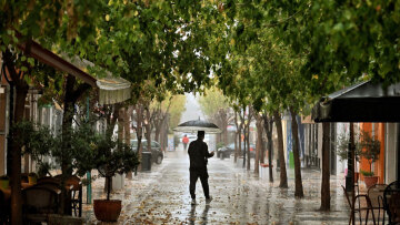 Η κακοκαιρία Emil «χτυπάει» τη χώρα με ισχυρές βροχές και καταιγίδες σήμερα