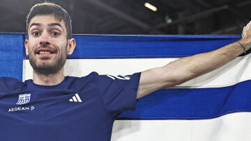 Μίλτος Τεντόγλου: Ο αγώνας ήταν χάλια, κρατάω μόνο την παρουσία των Ελλήνων στην εξέδρα