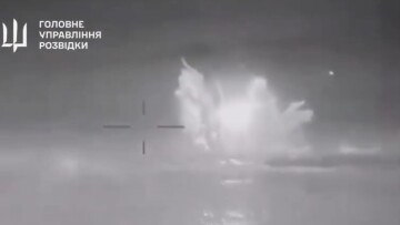 Δείτε βίντεο - Η στιγμή που οι Ουκρανοί βυθίζουν άλλο ένα ρωσικό πολεμικό πλοίο