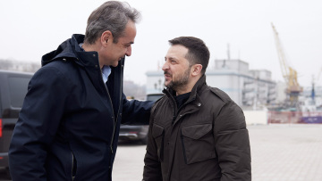 Πόλεμος στην Ουκρανία - Ζελένσκι στη Rai: Βρισκόμασταν με τον Μητσοτάκη στο λιμάνι και έπεσε ο πύραυλος στα 300 μέτρα