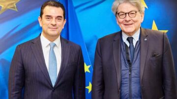 Συνάντηση Σκρέκα - Breton στις Βρυξέλλες για το μέλλον της βιομηχανίας στην Ευρώπη