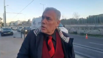 Μαρτυρία για τη βομβιστική επίθεση στον Πειραιά: «Ο κόσμος πανικοβλήθηκε, ο θόρυβος ήταν εκκωφαντικός»