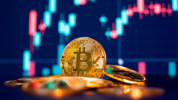 Τι συμβαίνει με τα χρηματιστήρια και το Bitcoin - Πώς ερμηνεύονται τα απανωτά ρεκόρ, ποιος ο ρόλος του χρυσού