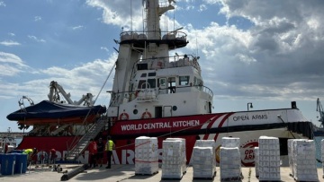 Κύπρος: Τεχνικά θέματα καθυστερούν τον απόπλου του πλοίου με τη βοήθεια για τη Γάζα