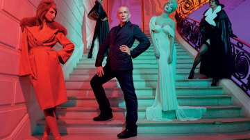 Οι γυναικείες κολεξιόν του Jean Paul Gaultier σε έναν τόμο