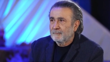 Λάκης Λαζόπουλος: Συγκινήθηκε μιλώντας για τη σύζυγό του - Δείτε βίντεο