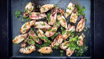 Τα καλαμαράκια της νηστείας: όλα τα μυστικά που τα κάνουν πεντανόστιμα (+ συνταγές)