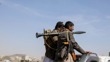 Υεμένη: Οι Χούθι εκτόξευσαν βαλλιστικό πύραυλο εναντίον αντιτορπιλικού των ΗΠΑ στην Ερυθρά Θάλασσα