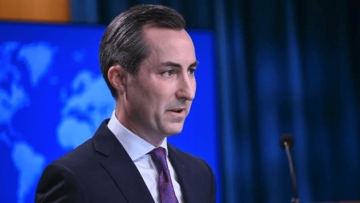 Στέιτ Ντιπάρτμεντ: Οι δηλώσεις Σούμερ απηχούν δικές του απόψεις, όχι της κυβέρνησης Μπάιντεν