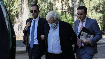 Folli Follie: Το τεκμήριο της αθωότητάς μου έχει γίνει κουρέλι, είπε ο Κουτσολιούτσος ξεκινώντας την απολογία του