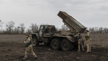 Πόλεμος στην Ουκρανία: Δύο διασώστες σκοτώθηκαν από ρωσικό βομβαρδισμό στην Οδησσό