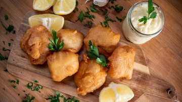  Μπακαλιάρος: το ξαρμύρισμα, το κουρκούτι και τα μυστικά στο τηγάνισμα (+ συνταγές)