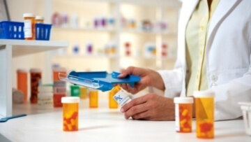 Δασμοί Τραμπ: Η απειλή για δημοφιλή φάρμακα που παρασκευάζονται στις ΗΠΑ και εξάγονται στην Κίνα