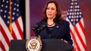 Κάμαλα Χάρις: Ο Τραμπ θέλει οι ΗΠΑ να γυρίσουν στο 1800 