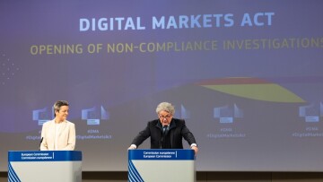 Apple, Google και Facebook στο στόχαστρο έρευνας της Κομισιόν - Απειλούνται με τεράστια πρόστιμα